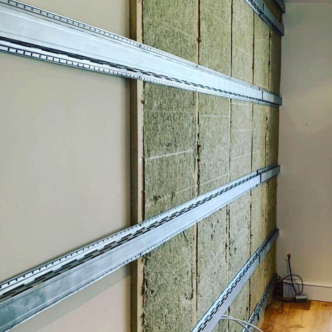 Maxi Resilient Bar (3m x 80 x 30) 5007